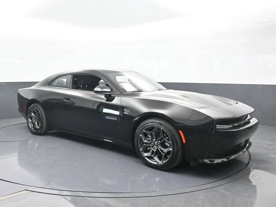 2025 Dodge Charger 8th Gen - Image 8 of 12