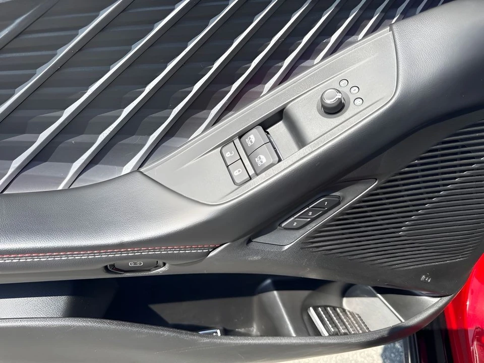 2025 Dodge Charger 8th Gen - Image 26 of 31