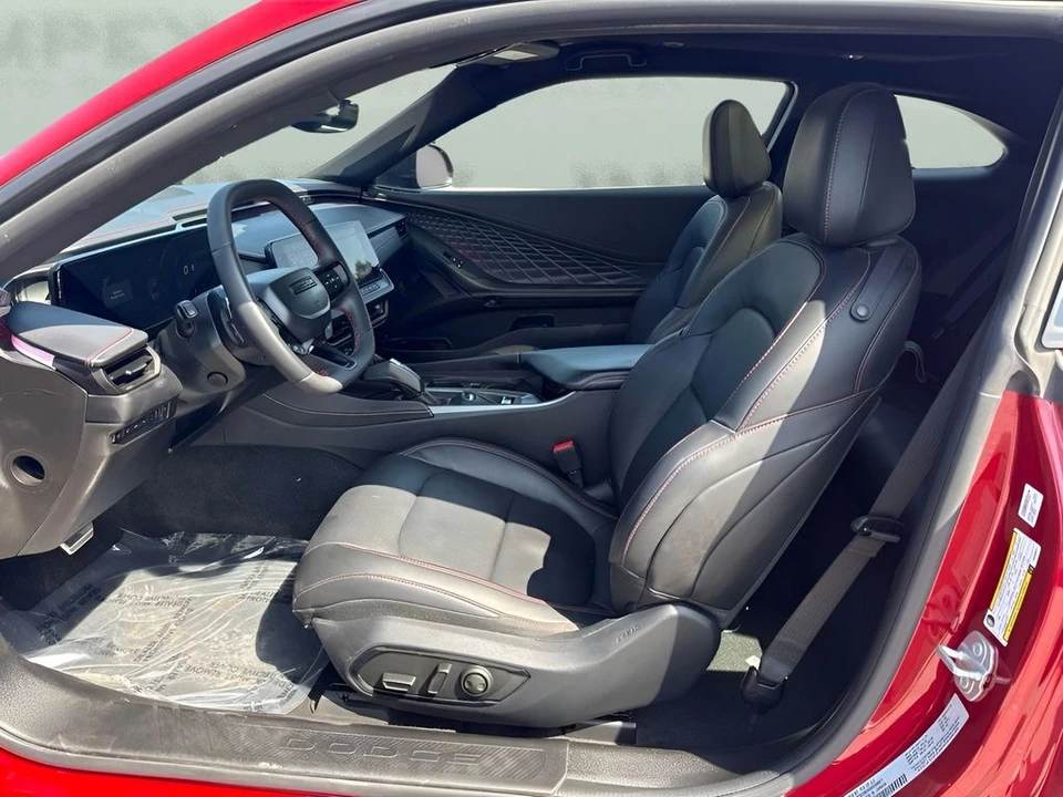 2025 Dodge Charger 8th Gen - Image 9 of 31