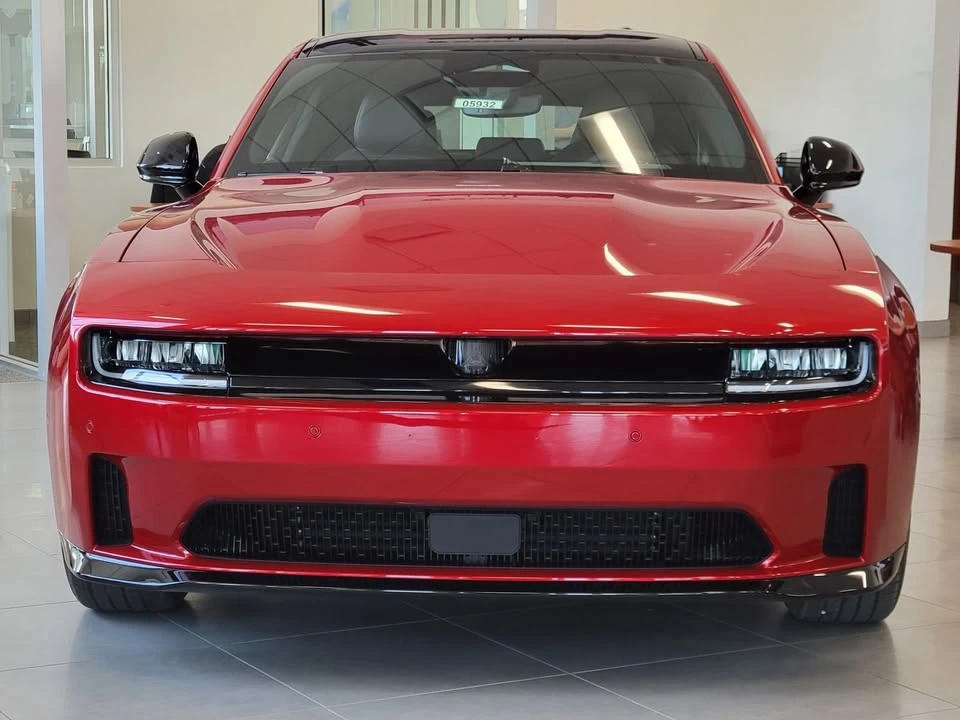 2025 Dodge Charger 8th Gen - Image 7 of 20