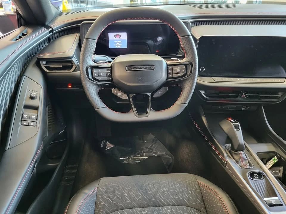 2025 Dodge Charger 8th Gen - Image 13 of 20