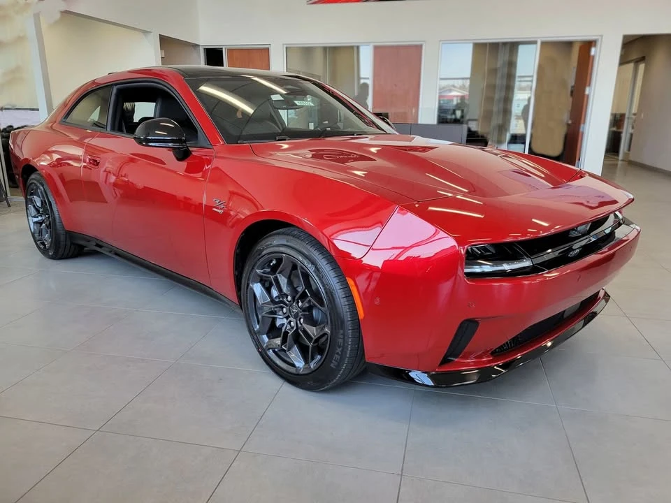 2025 Dodge Charger 8th Gen - Image 5 of 20