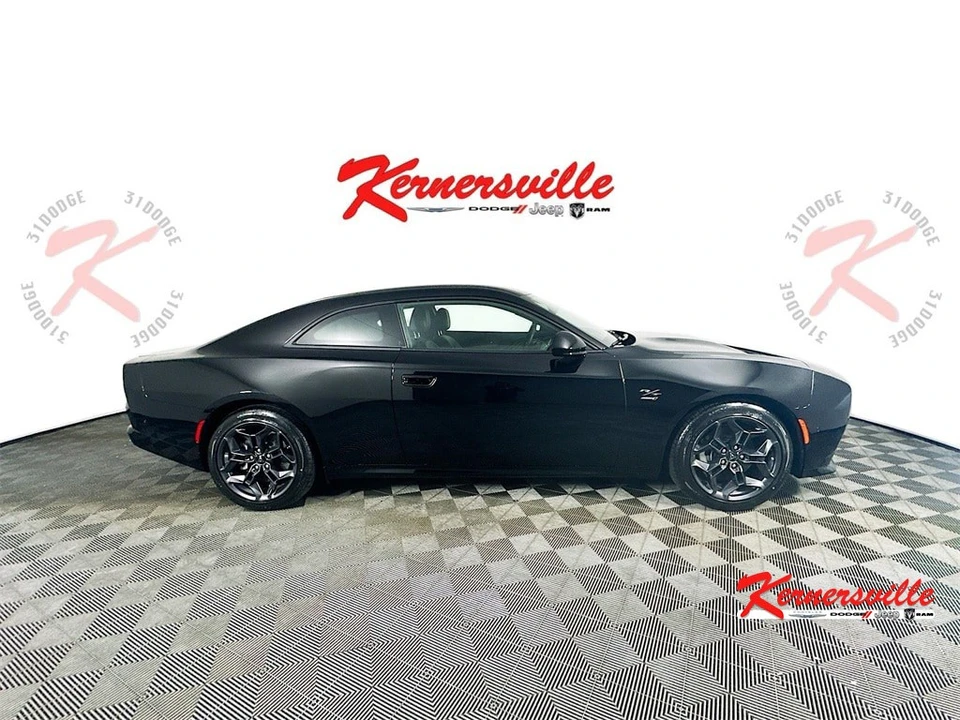 2025 Dodge Charger 8th Gen - Image 8 of 21