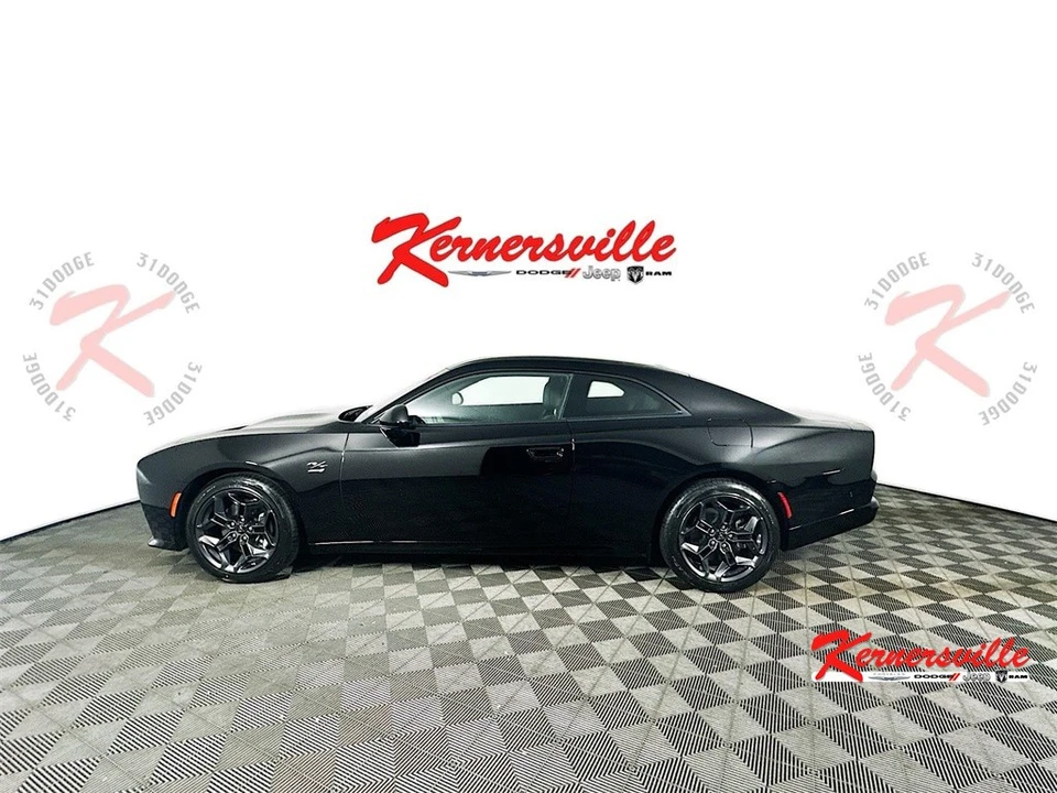 2025 Dodge Charger 8th Gen - Image 4 of 21