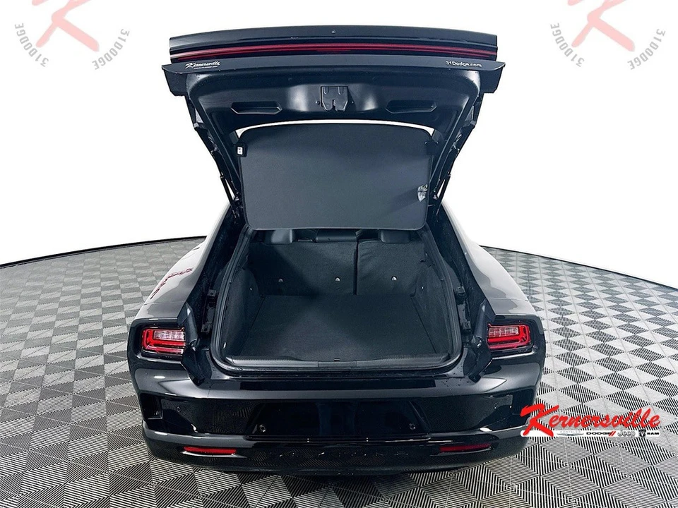 2025 Dodge Charger 8th Gen - Image 16 of 21