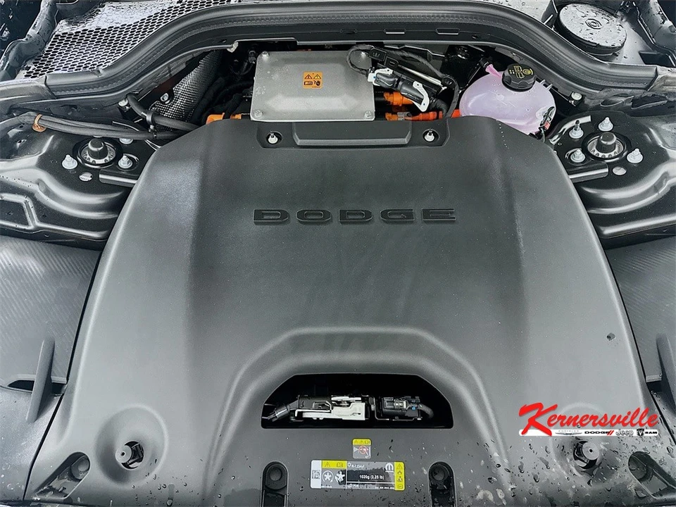2025 Dodge Charger 8th Gen - Image 18 of 21