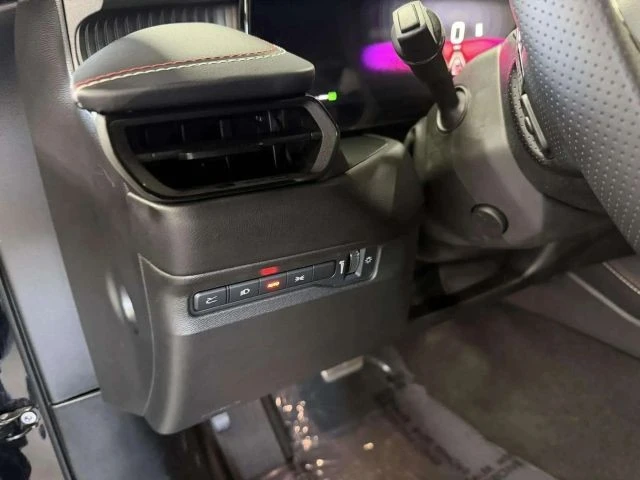 2025 Dodge Charger 8th Gen - Image 13 of 31