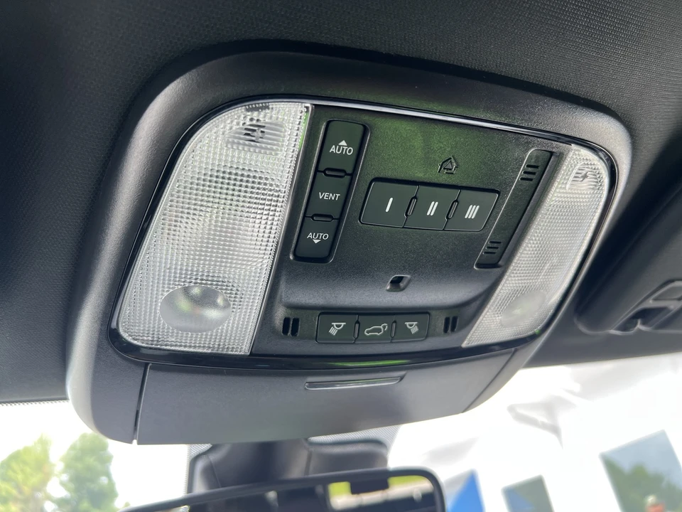 2025 Dodge Durango 3rd Gen - Image 30 of 31