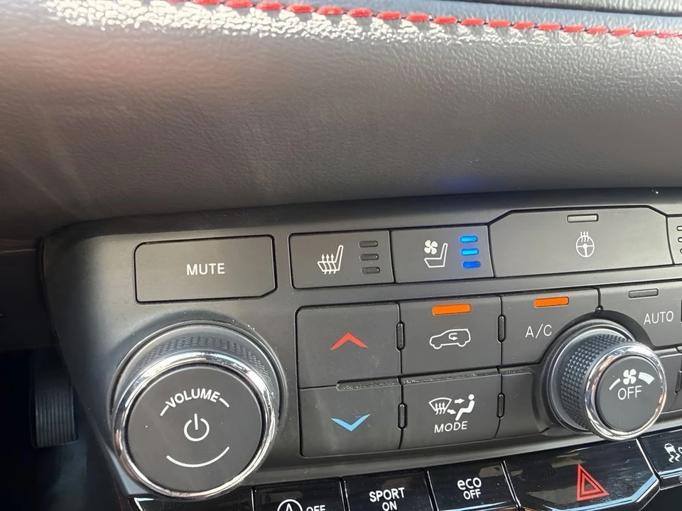 2025 Dodge Durango 3rd Gen - Image 19 of 31