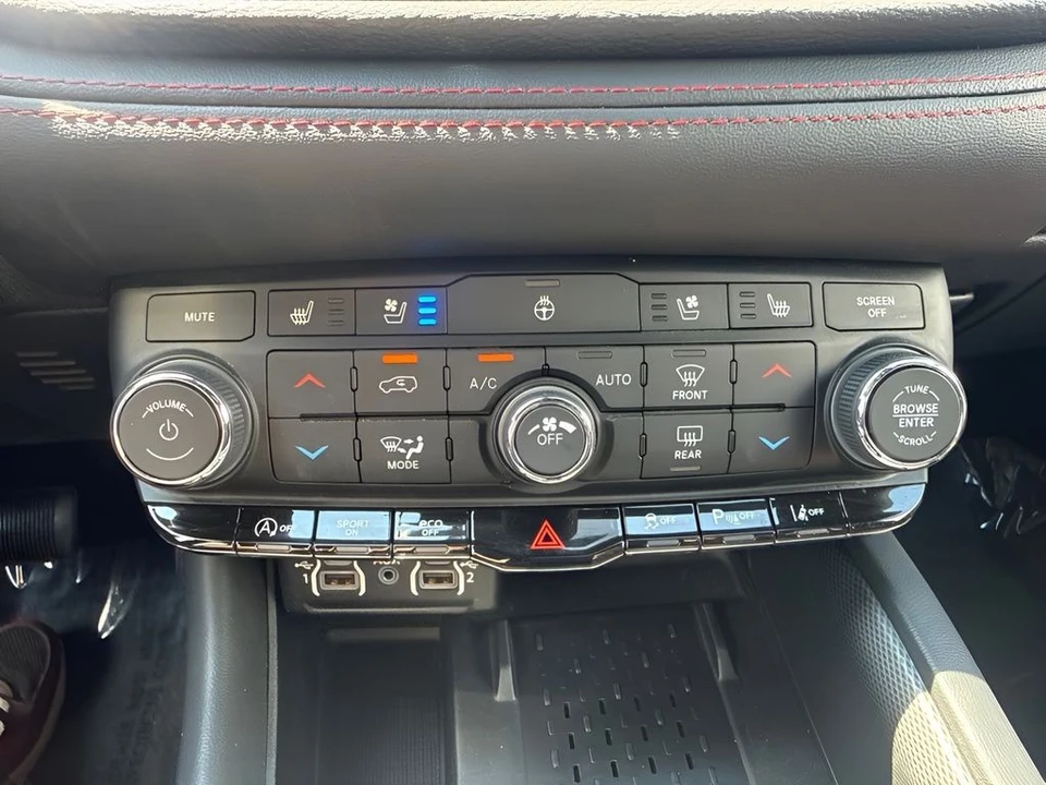 2025 Dodge Durango 3rd Gen - Image 16 of 31