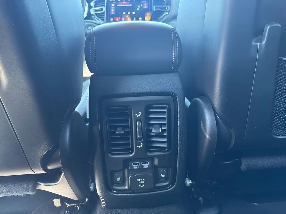 2025 Dodge Durango 3rd Gen - Image 15 of 31