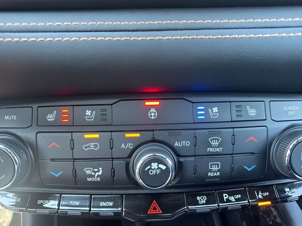 2025 Dodge Durango 3rd Gen - Image 25 of 31