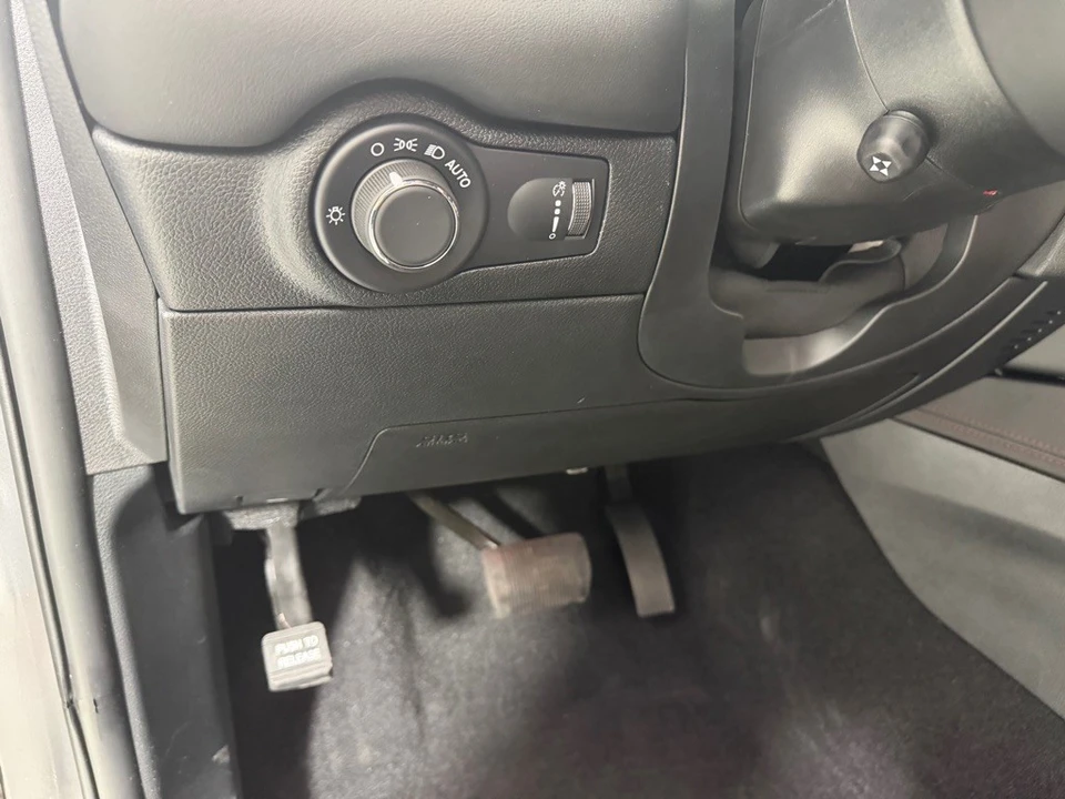 2025 Dodge Durango 3rd Gen - Image 15 of 30