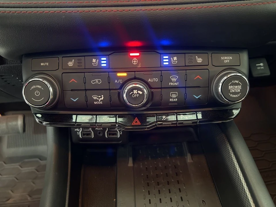 2025 Dodge Durango 3rd Gen - Image 17 of 31