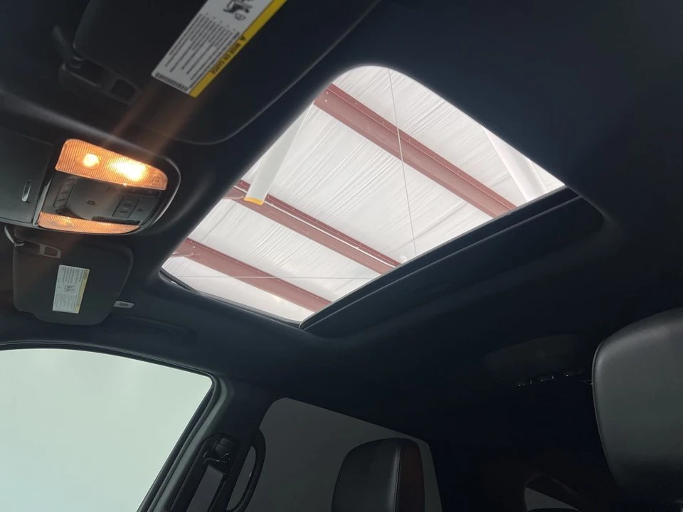2025 Dodge Durango 3rd Gen - Image 18 of 31