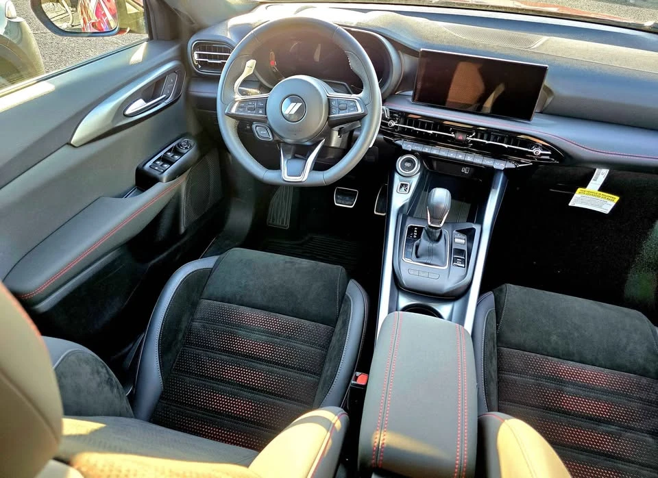 2025 Dodge Hornet - Image 7 of 12