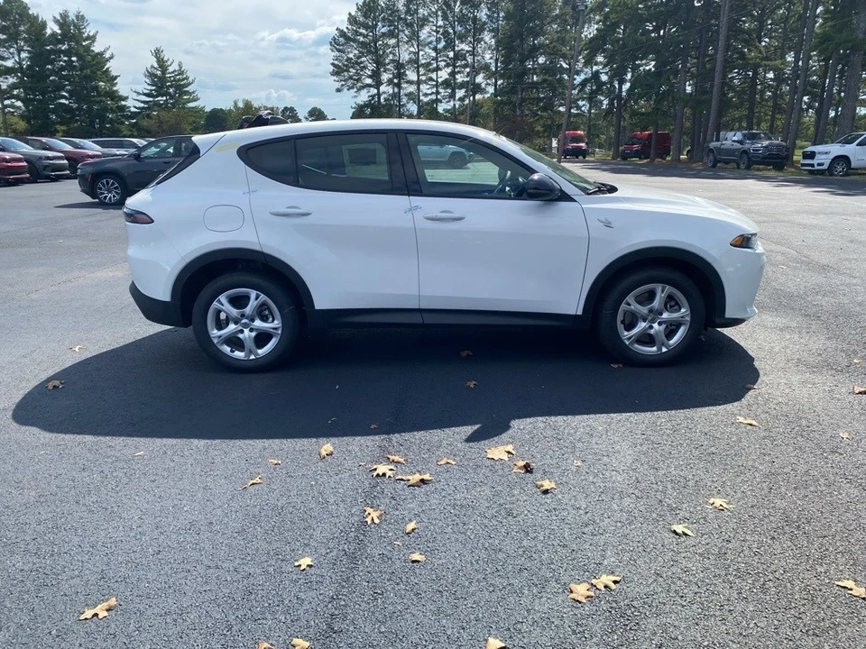 2025 Dodge Hornet - Image 4 of 12