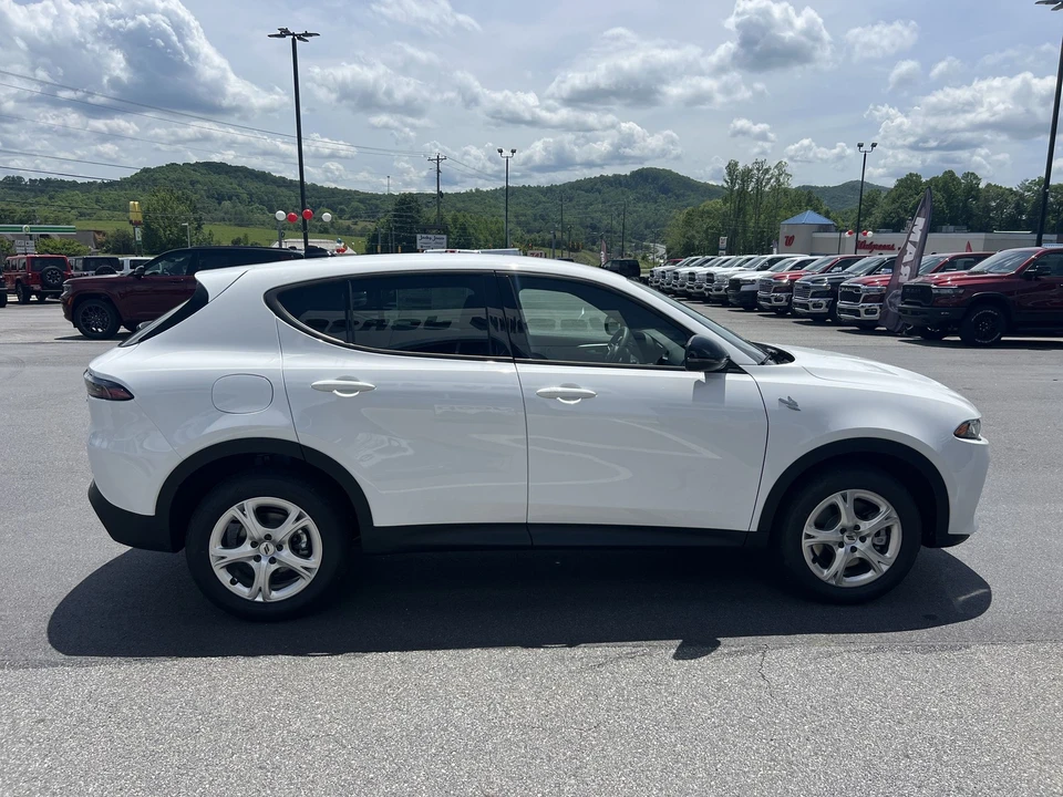 2025 Dodge Hornet - Image 4 of 21