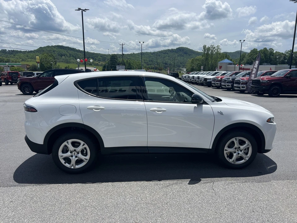 2025 Dodge Hornet - Image 4 of 21