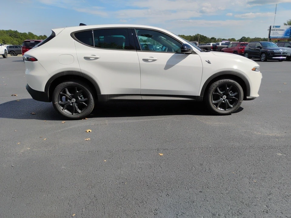2025 Dodge Hornet - Image 4 of 12