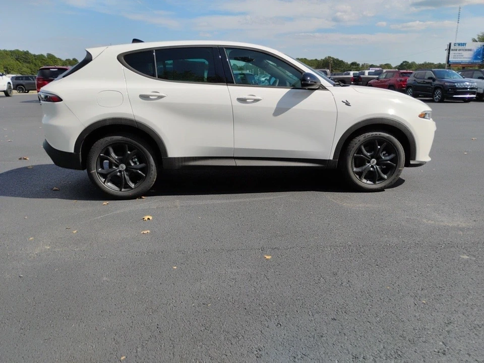 2025 Dodge Hornet - Image 4 of 12