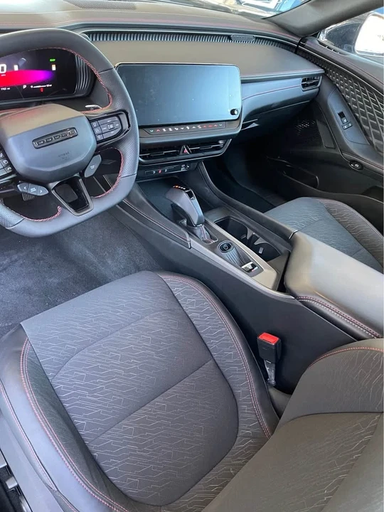 2025 Dodge Challenger 3rd Gen - Image 9 of 11