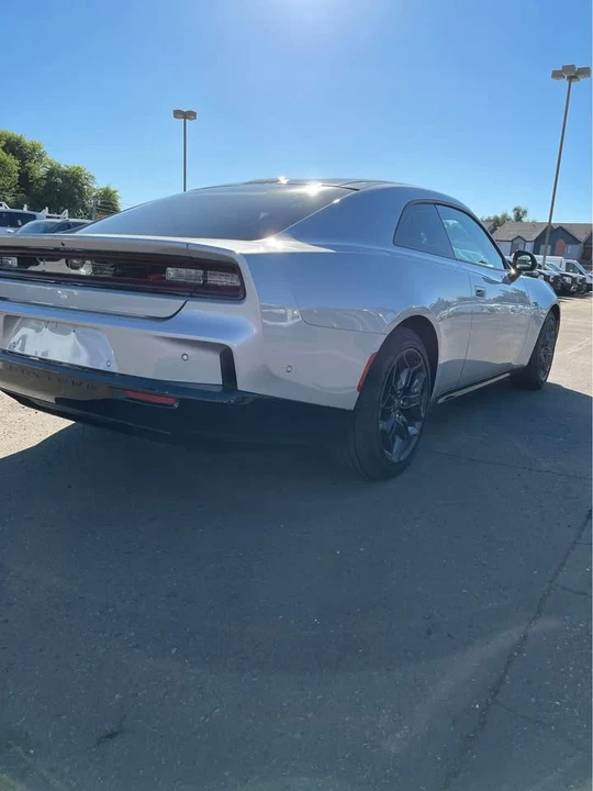 2025 Dodge Challenger 3rd Gen - Image 5 of 11