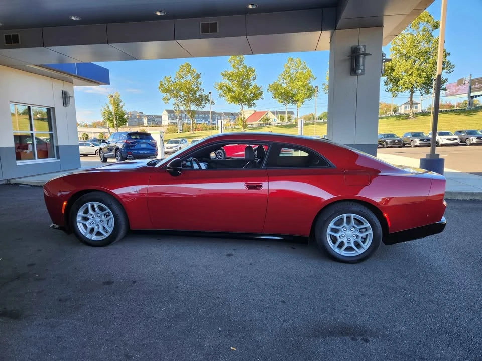 2025 Dodge Charger 8th Gen - Image 2 of 12