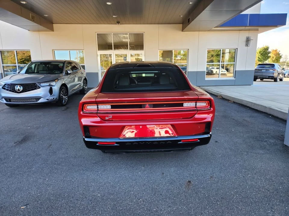 2025 Dodge Charger 8th Gen - Image 4 of 12