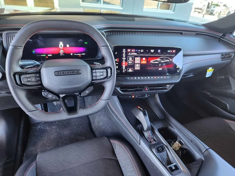 2025 Dodge Charger 8th Gen - Image 7 of 12