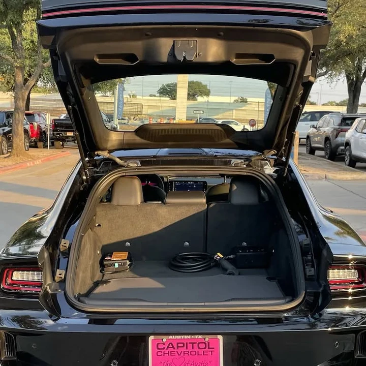 2025 Dodge Charger 8th Gen - Image 6 of 8