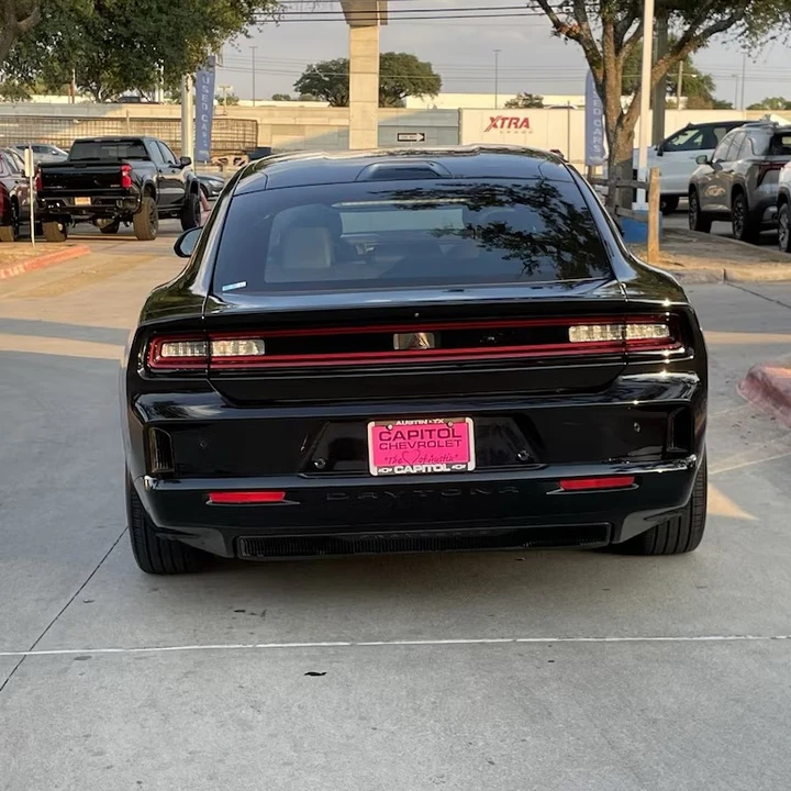 2025 Dodge Charger 8th Gen - Image 7 of 8