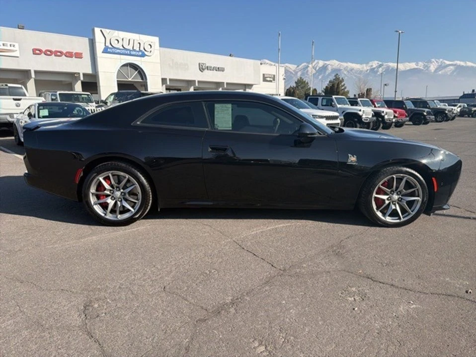 2025 Dodge Charger 8th Gen - Image 9 of 18