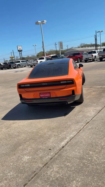 2025 Dodge Charger 8th Gen - Image 4 of 6