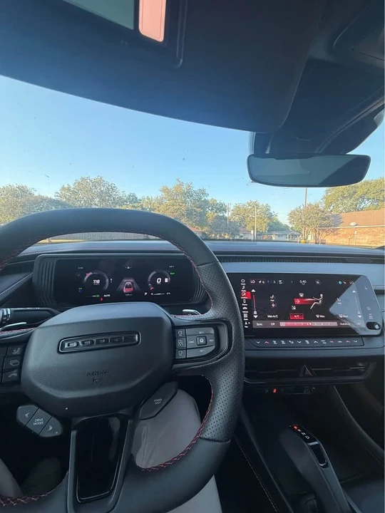 2025 Dodge Charger 8th Gen - Image 5 of 6