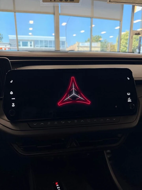 2025 Dodge Charger 8th Gen - Image 12 of 15