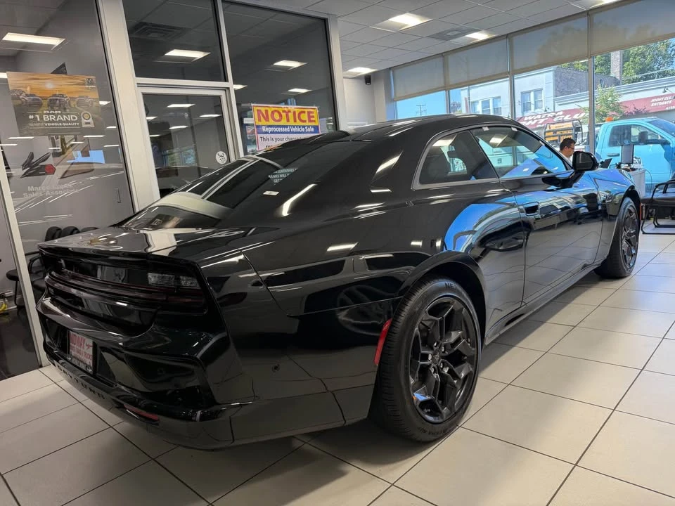 2025 Dodge Charger 8th Gen - Image 4 of 15