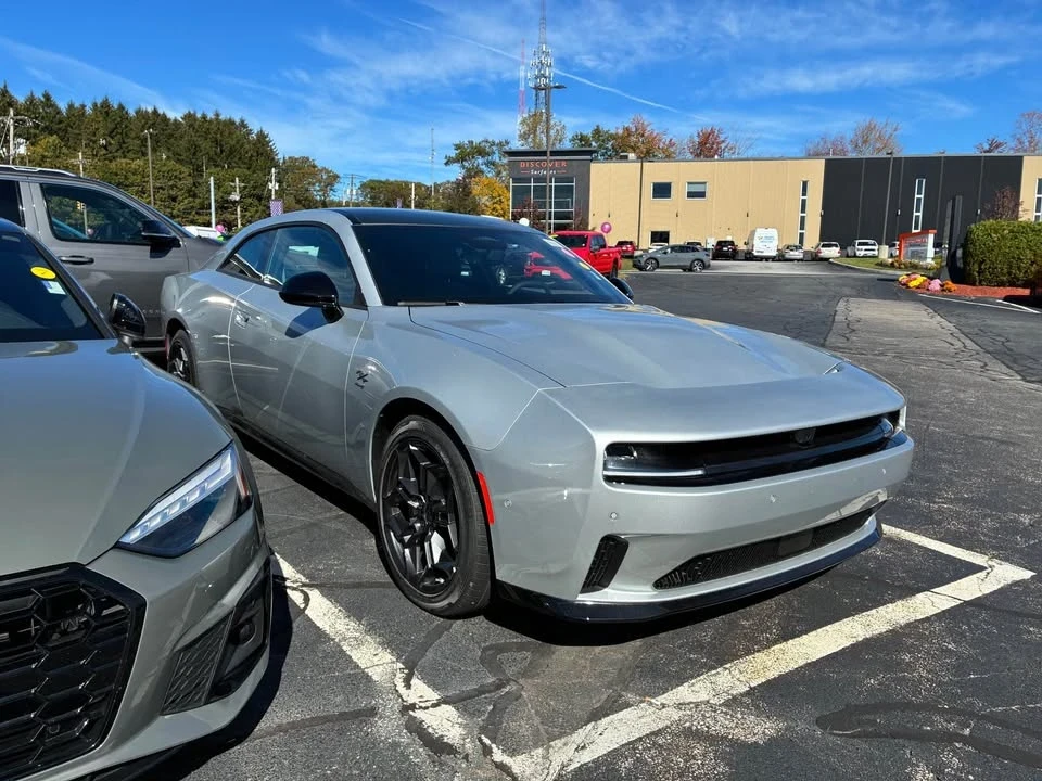 2025 Dodge Charger 8th Gen - Image 2 of 12