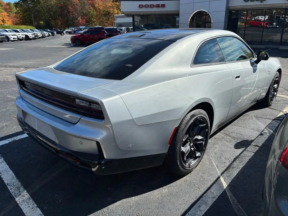 2025 Dodge Charger 8th Gen - Image 3 of 12