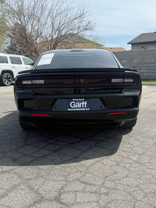 2025 Dodge Charger 8th Gen - Image 4 of 13