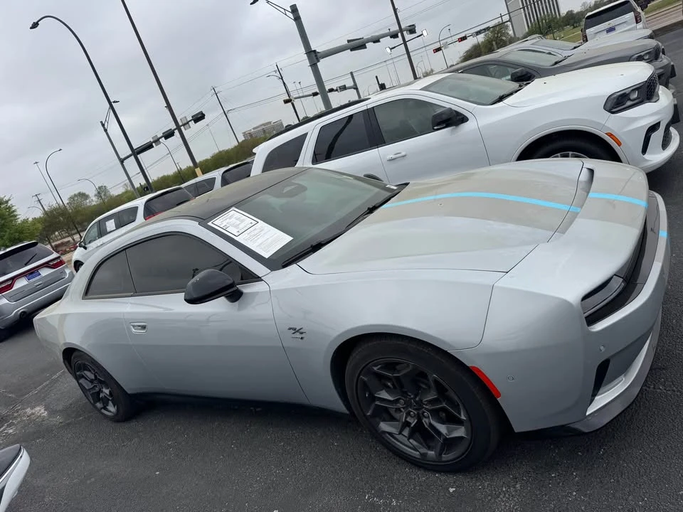 2025 Dodge Charger 8th Gen - Image 2 of 4