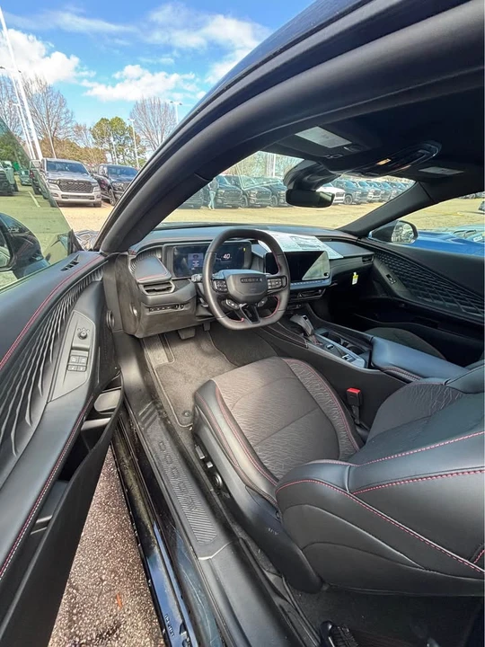 2025 Dodge Charger 8th Gen - Image 5 of 9