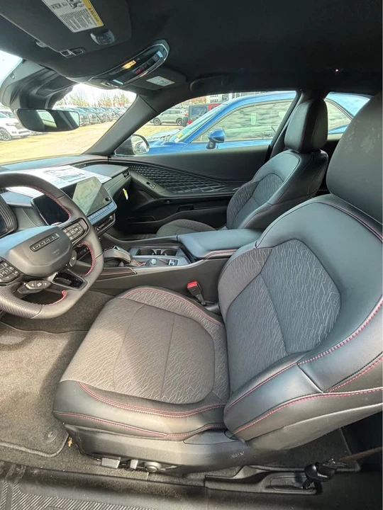 2025 Dodge Charger 8th Gen - Image 6 of 9