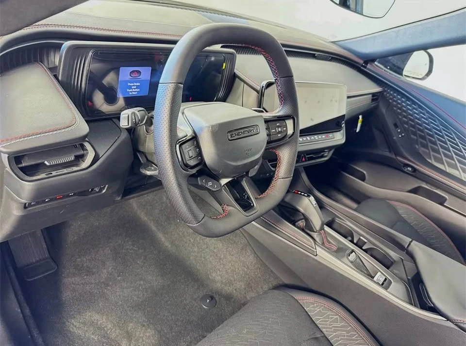 2025 Dodge Charger 8th Gen - Image 7 of 8