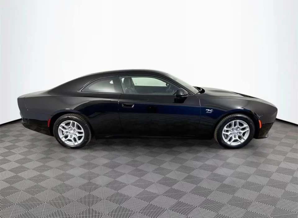 2025 Dodge Charger 8th Gen - Image 6 of 8