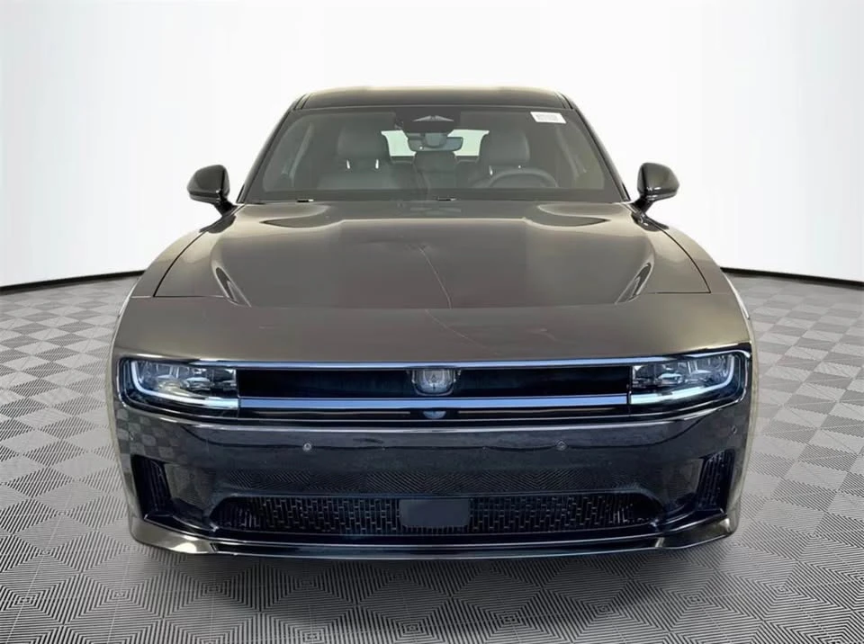 2025 Dodge Charger 8th Gen - Image 2 of 8