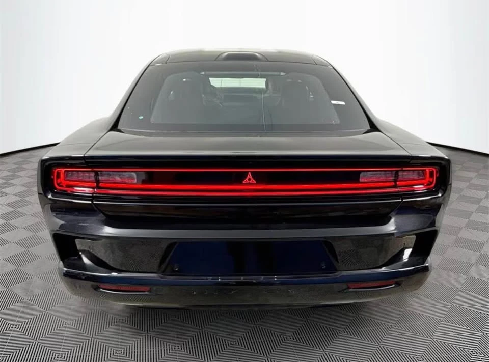 2025 Dodge Charger 8th Gen - Image 5 of 8