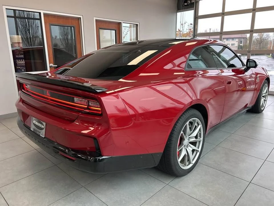 2025 Dodge Charger 8th Gen - Image 5 of 11