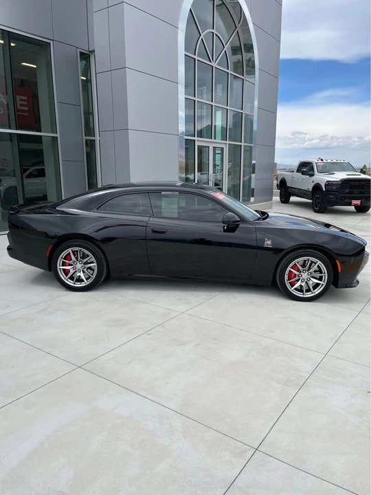 2025 Dodge Charger 8th Gen - Image 5 of 11
