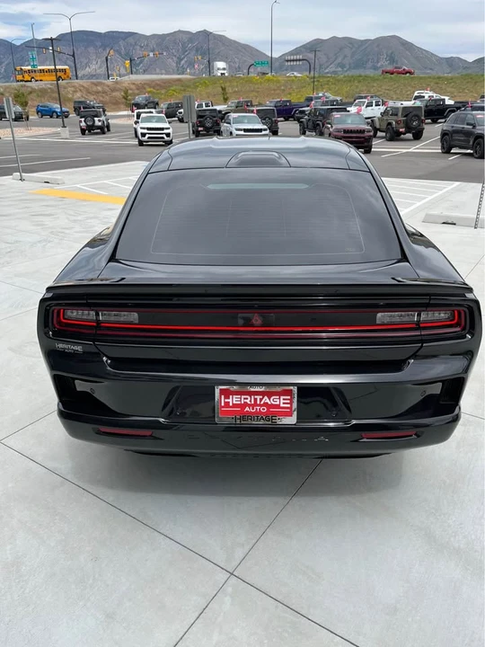 2025 Dodge Charger 8th Gen - Image 7 of 11